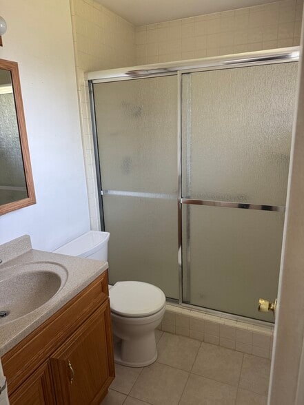 Master Bathroom - 604 E Creston St