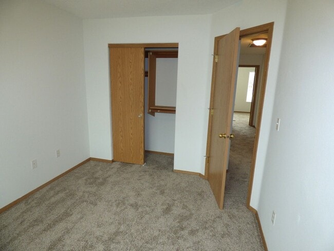 Building Photo - 102/104/106 Rice LN