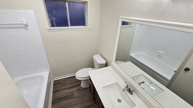 Building Photo - 10303 Old Towne Ln