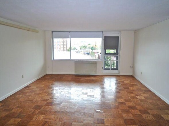 Building Photo - 16 Monmouth Ct