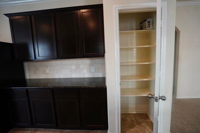 Building Photo - 3414 Halle Trace Ln