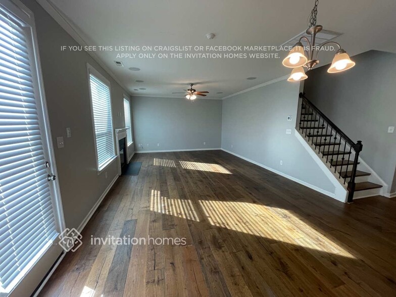 Building Photo - 10318 Blackstone Drive