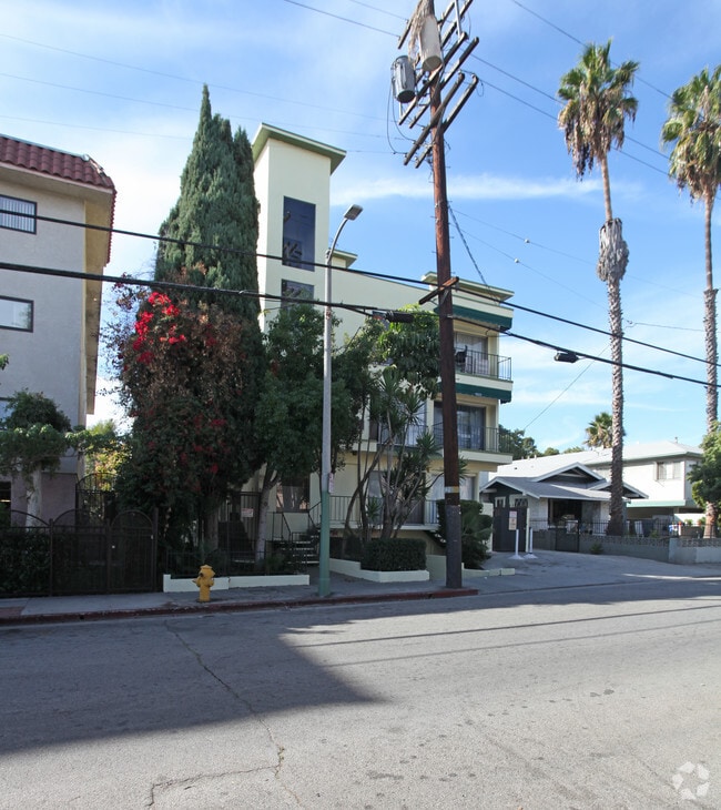 Primary Photo - 1333 N Las Palmas