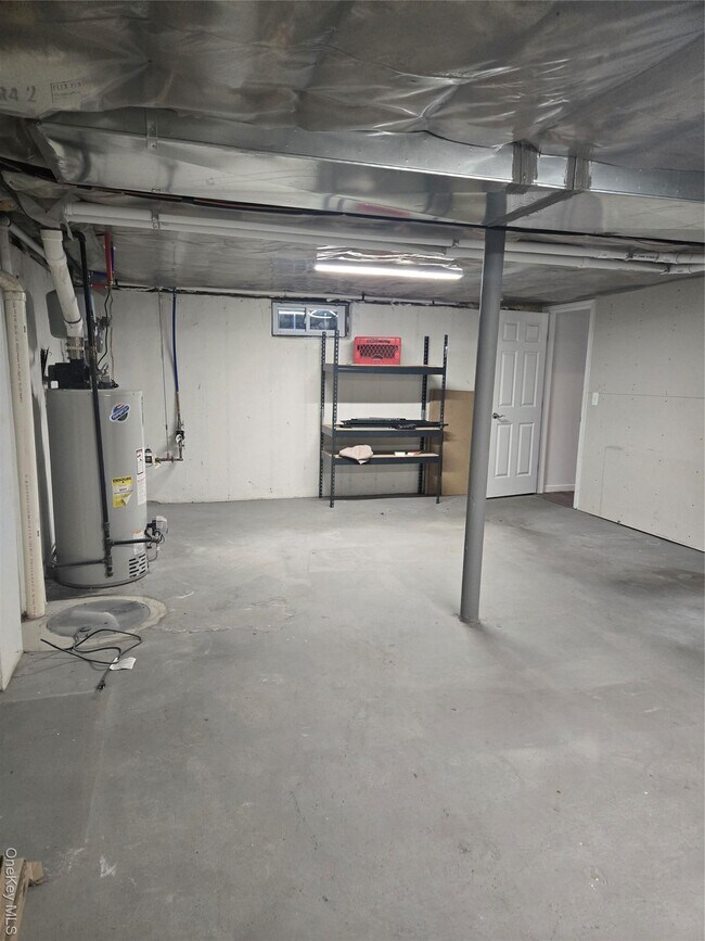 Building Photo - 128 Bayville Ave