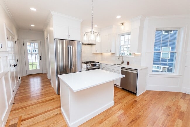 Building Photo - 20 Sheridan Ave