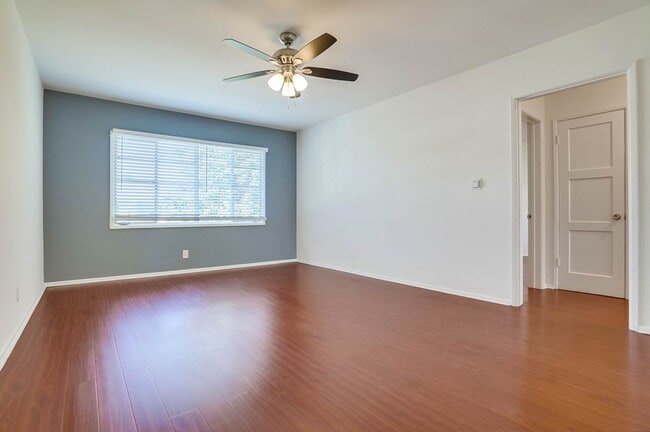 Interior Photo - 4078-4319 Muirfield Rd (B)