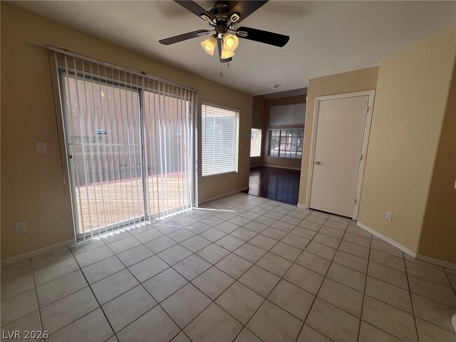 Building Photo - 3440 Middle View Dr