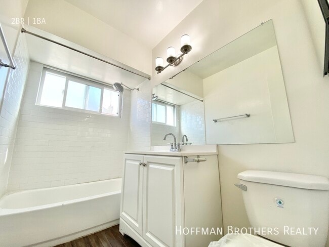 Building Photo - 3438 Mentone Ave
