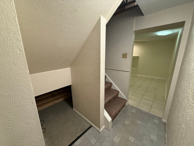 Building Photo - 2553 Hunting Ridge Trail