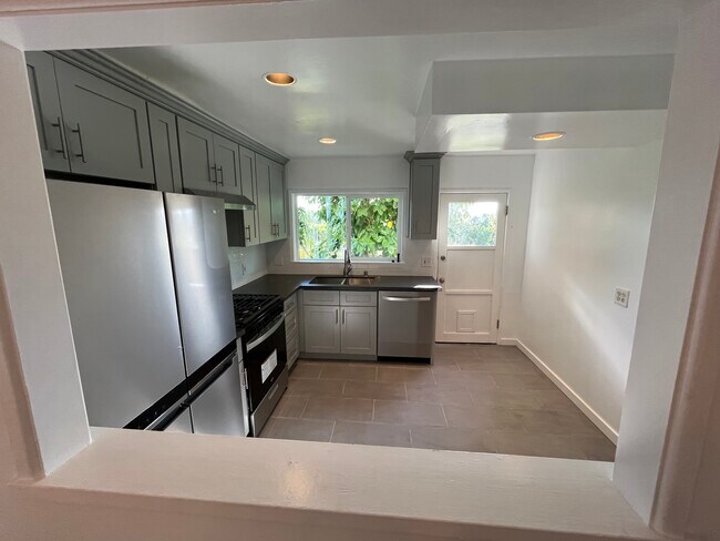 kitchen - 934 Micheltorena St