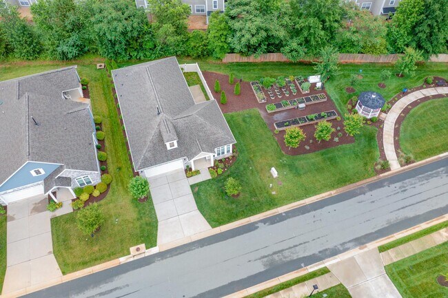 Building Photo - 1164 Hudson Dr