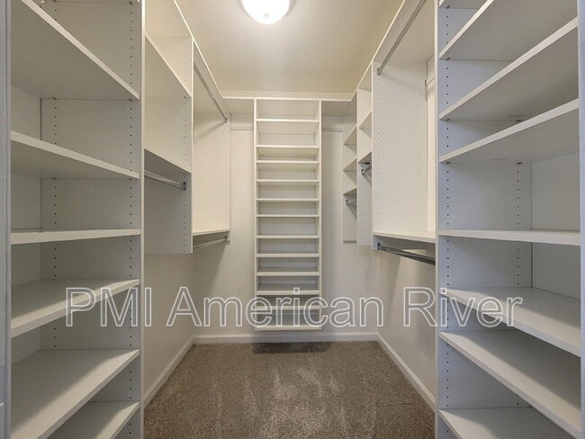 Building Photo - 6693 Greenback Ln