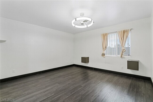 Building Photo - 749 Salt Flats Cir