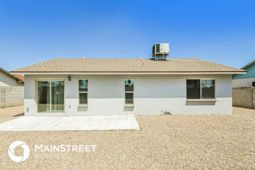 Building Photo - 7007 W Pasadena Ave