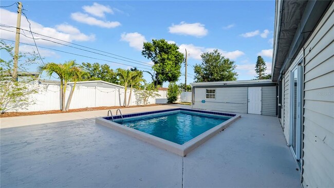 Building Photo - 7515 17th Ln N