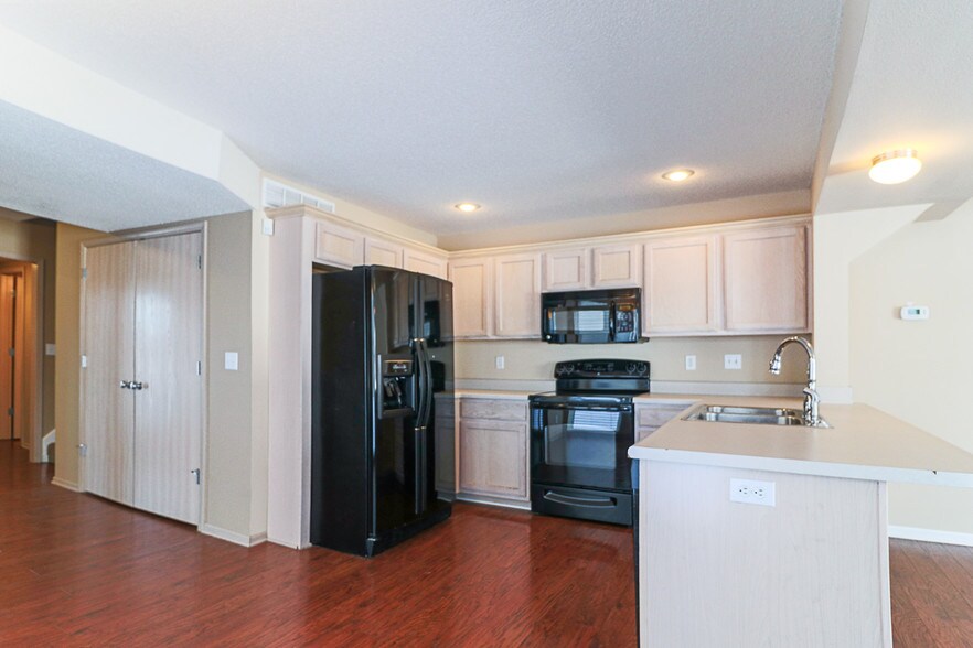 Building Photo - 2147 SW Gooseberry Ln