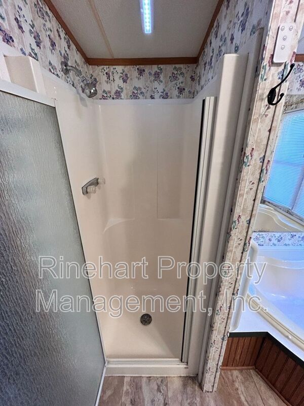 Building Photo - 5035 Park Creek Dr