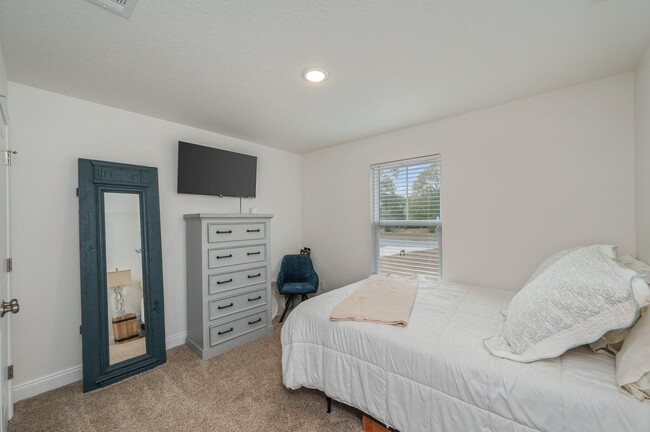 Building Photo - 691 S 11th St