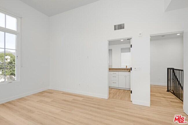Building Photo - 7914 Norton Ave