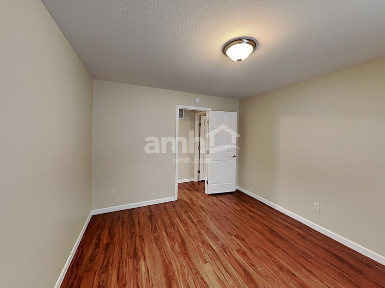 Building Photo - 1231 Candora St