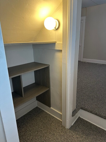 Building Photo - 637 5th Ave