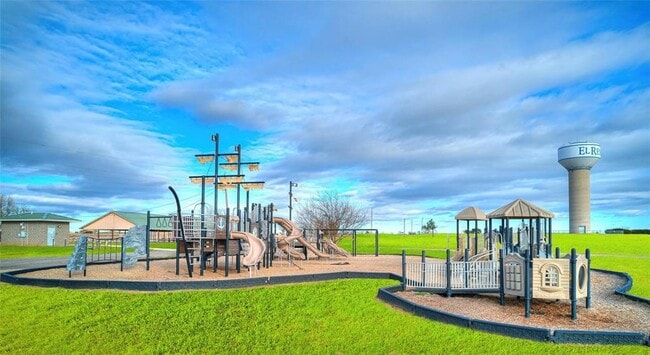 Building Photo - 2003 Malus Wy