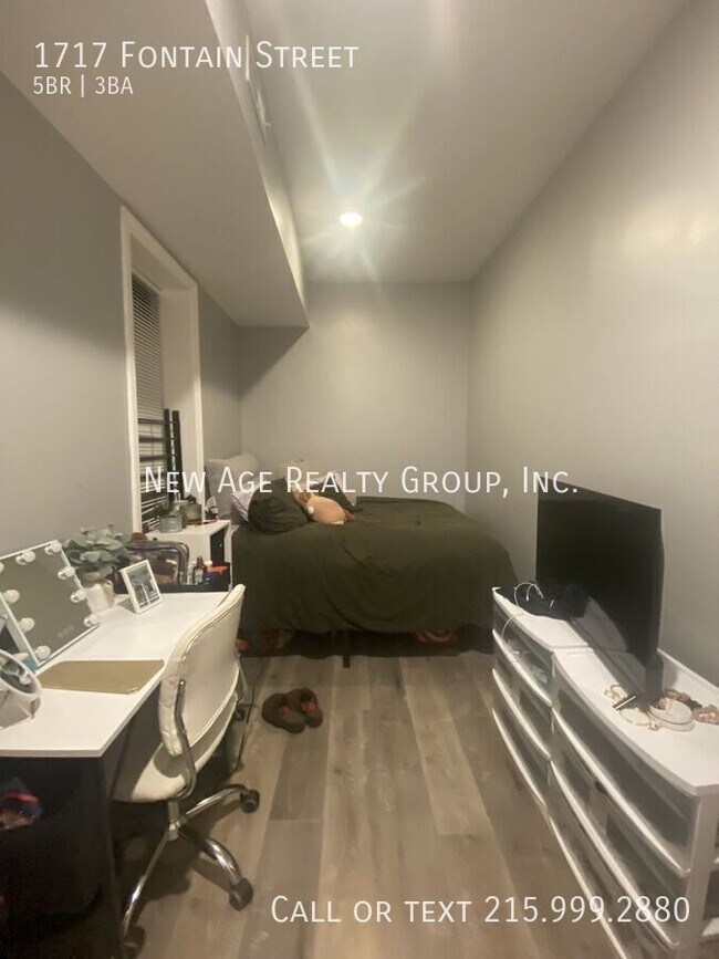 Building Photo - 1717 Fontain St