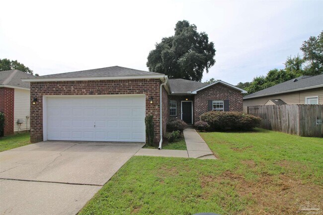 Building Photo - 609 Saleta St