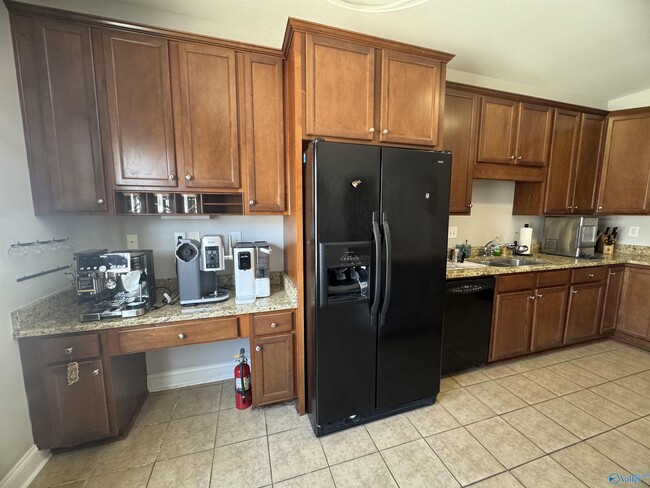 Building Photo - 468 Shamrock Dr