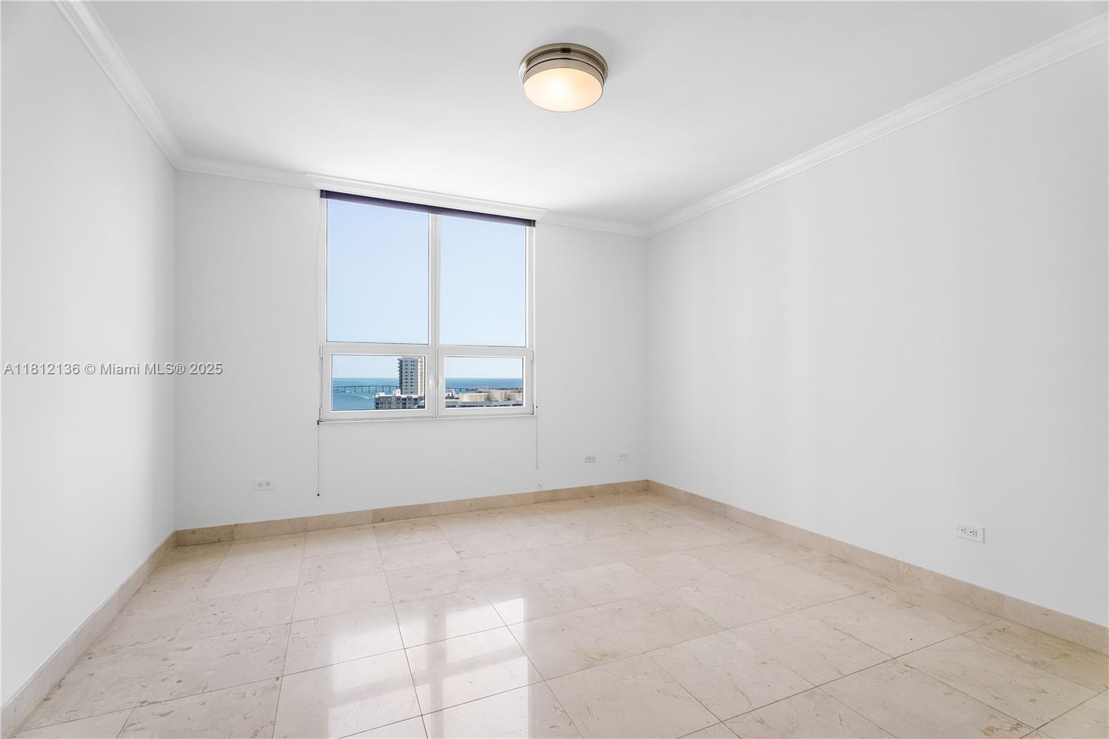 Building Photo - 848 Brickell Key Dr