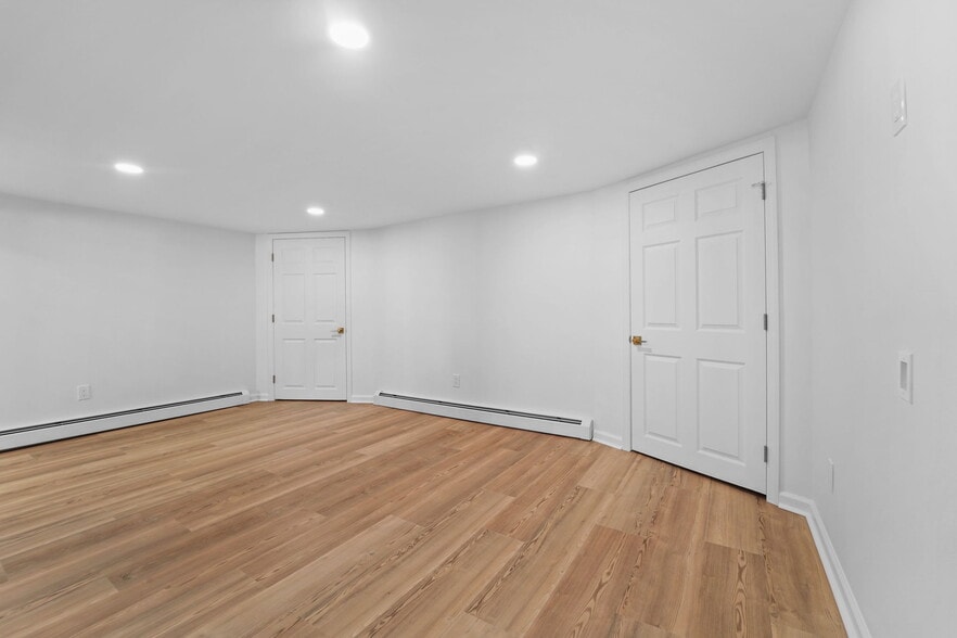 Building Photo - 116 Mary St