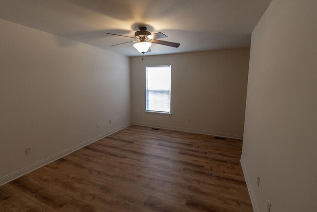 Building Photo - 4610 Dehaven Dr