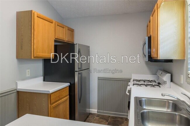 Building Photo - 207 Daventry Way