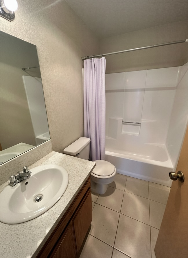 Interior Photo - Commerce, 10318