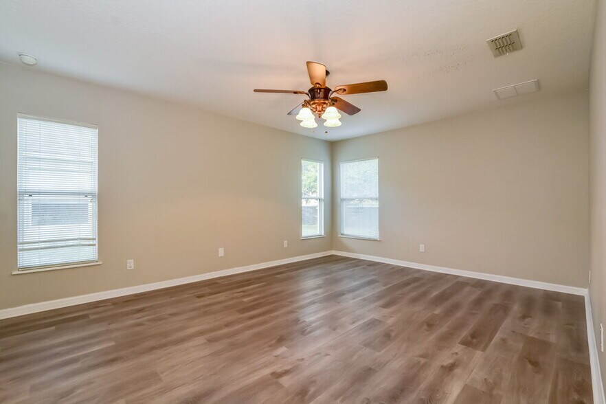 Building Photo - 4073 Waltham Forest Dr