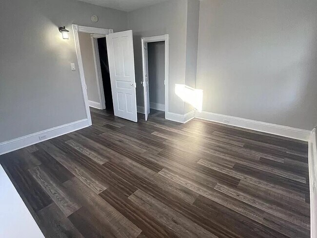 Building Photo - 47 W 17th St