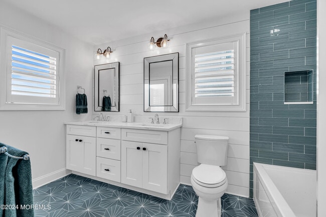 Building Photo - 3574 Ocean Terrace