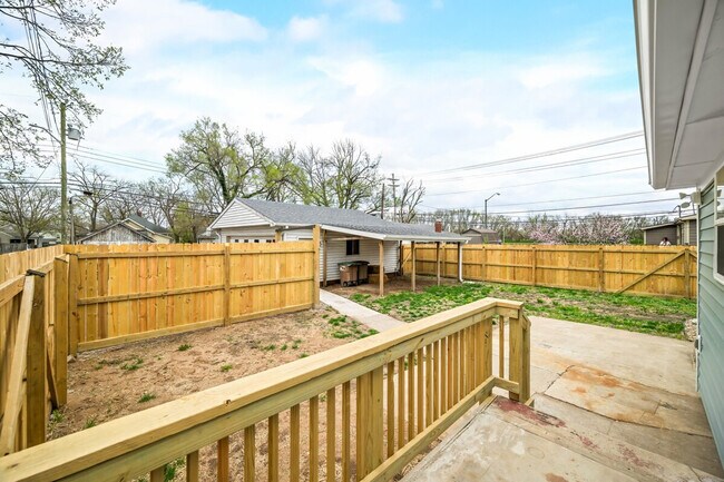 Building Photo - 1019 Central Ave