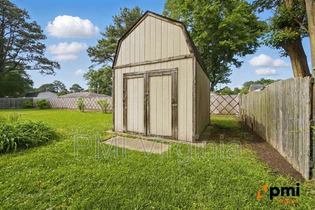 Building Photo - 4012 Nina Dr
