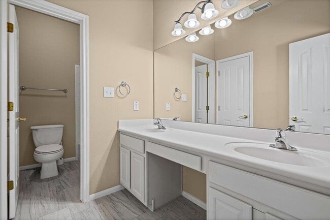Building Photo - 6925 Larue Belle Cove