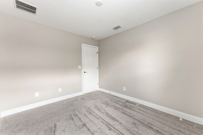 Building Photo - Absolutely Stunning 4 BR + LOFT + OFFICE/2.5 Bath/2 Car Garage home in Starkey Ranch!