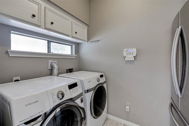 Building Photo - 20642 Laurel Lock Dr