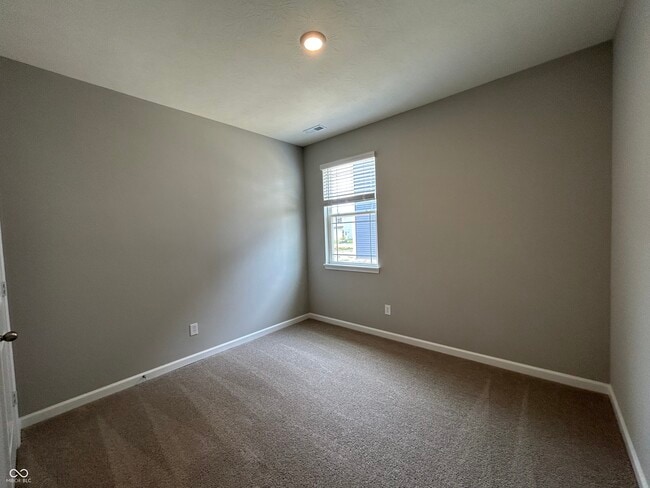 Building Photo - 1861 Fairmount Dr