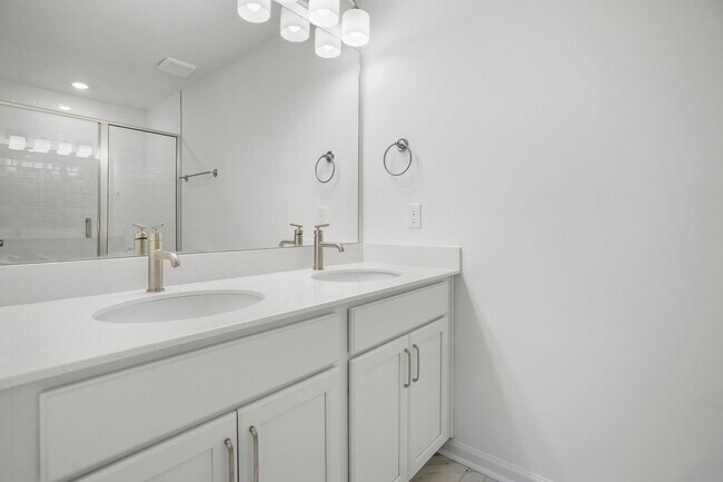 Building Photo - 466 Blair Rd