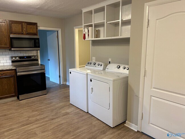 Building Photo - 3721 Broadmor Rd NW