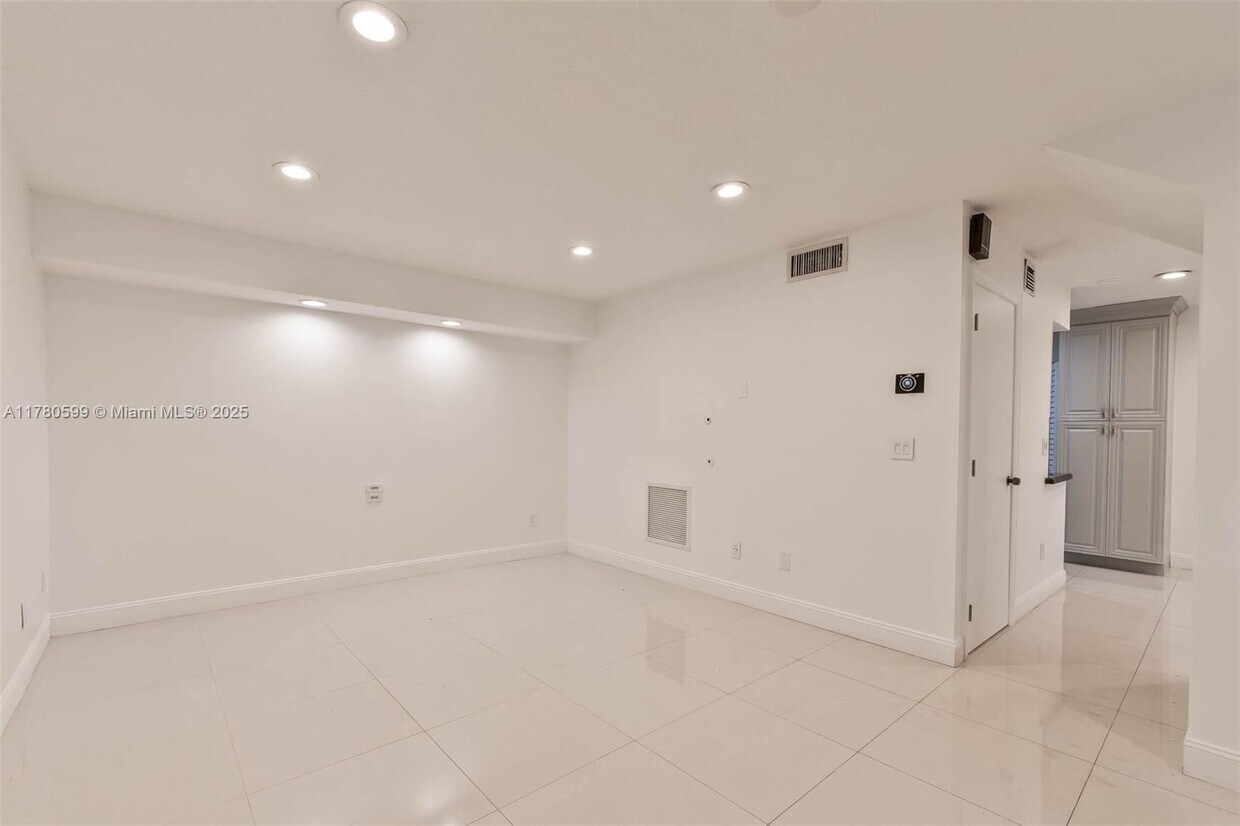 Building Photo - 4576 SW 139th Ct