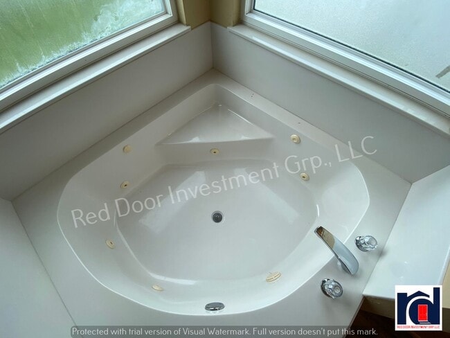 Building Photo - Beautiful 4 bedroom 2 Bath Single Family Home ~Oviedo~