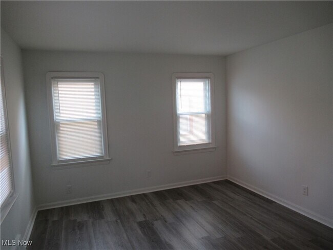 Building Photo - 12213 Mortimer Ave