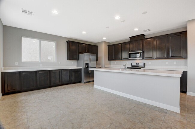 Building Photo - Stylish 3-Bedroom Home with Upgraded Kitch...