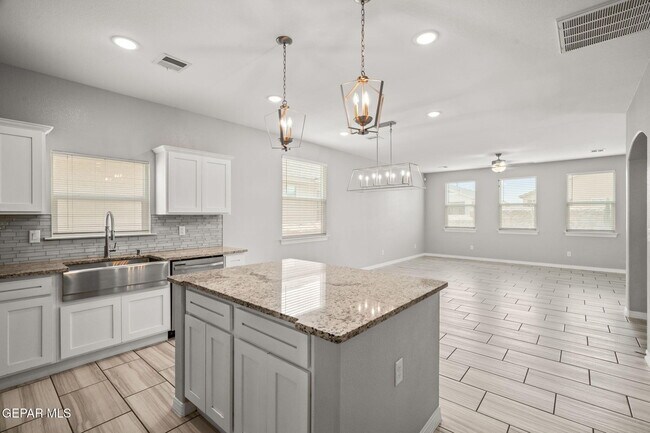 Building Photo - 14760 Sam Garcia Ave